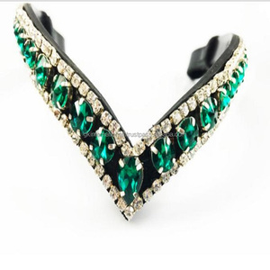 Bande élégante sourcils de cheval en cuir noir avec 3 rangées de pierres, grands cristaux argentés et verts, nouvelle collection - Product Image 1