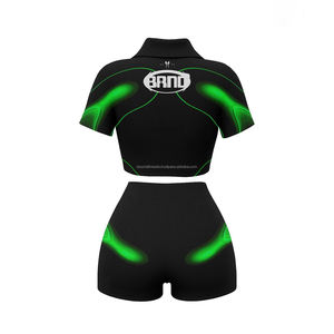 Ensemble 2 pièces de survêtement streetwear rose décontracté de haute qualité pour femme : sweat à capuche court zippé et short à épaules tombantes avec col montant - Product Image 4