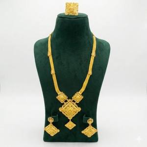 Naykk Creations - Juego de Collar de 4 Piezas de Latón y Cobre Chapado en Oro de 24K, Joyería para Mujer, Diseño Elegante Hecho a Mano, Regalo de Boda - Product Image 1