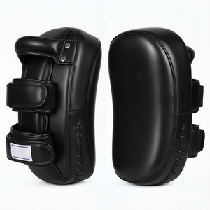 Pad de frappe incurvé haut de gamme en cuir PU pour le Muay Thai et l'entraînement MMA, avec logo personnalisé, vente en gros - Product Image 1