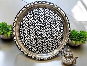Bandeja Decorativa con Incrustaciones de Hueso, Accesorio de Lujo Hecho a Mano para el Hogar - Product Image 3
