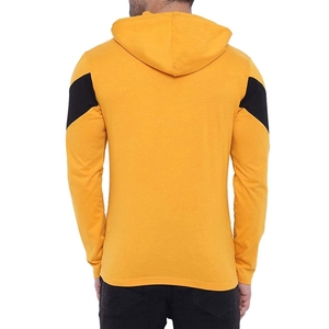 Sweat à capuche pour homme jaune moutarde et noir à panneaux chevron - Coupe ajustée en coton léger - Streetwear urbain bicolore tendance - Product Image 4