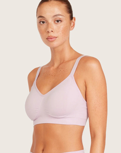 Soutien-gorge sans fil intégré au t-shirt, col en V, bretelles réglables, violet clair uni, respirant, maintien moyen, design sans couture pour le yoga - Product Image 3