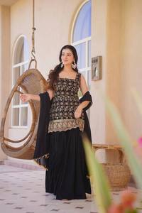 Tenue Sharara en Faux Georgette à Volants, Ornée de Broderies de Paillettes Riches et d'un Dupatta Bordé de Dentelle, pour Occasions Spéciales NW 3093 - Product Image 1