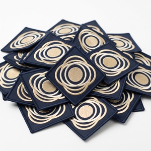 Emblema Personalizado Ovalado de Sol Nascente, Beige con Borde Naranja Óxido, Termoadhesivo y Cosido, para Prendas, Pedido al por Mayor - Product Image 4