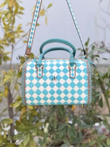 Bolso Tote de Cuero Tallado a Mano, Estilo Bohemio Gitano, Nuevo, con Patrón a Cuadros, Estilo Occidental, Color Turquesa, Multiusos - Product Image 5