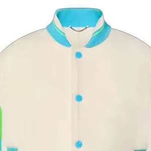 Blousons universitaires pour femmes très demandés, avec logo brodé personnalisé, manches bleues et vertes, en laine, style Letterman, vêtements d'extérieur confortables - Product Image 2