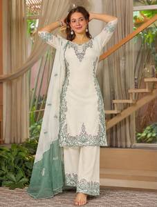 Conjunto de satén de seda con bordado de diseñador y trabajo de lentejuelas, top con pantalón y dupatta, completamente cosido y listo para usar. - Product Image 3