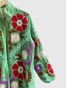 Veste en velours pour femmes grandes tailles, col mandarin, manches longues, motif floral brodé à la main, manteau long, vêtements d'automne - Product Image 3