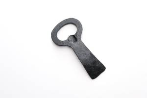 Mini décapsuleur porte-clés en fonte écologique à bords lisses, vente en gros, fournisseur, cadeau d'entreprise personnalisé gravé - Product Image 2