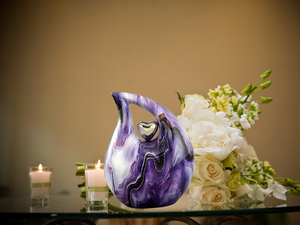 Urna Decorativa para Cremación en Forma de Lágrima con Diseño de Mármol Morado para Exhibición - Product Image 3