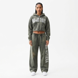 Ensemble survêtement décontracté pour femme : sweat à capuche court zippé et pantalon large vert olive avec détails en strass - Product Image 1