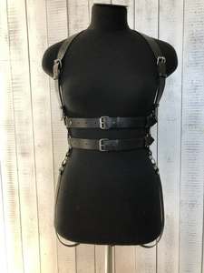 Robe de sport unisexe grande taille en cuir de vachette véritable durable, sexy et élégante, séchage rapide, écologique, à sequins, Eoin Winston - Product Image 2