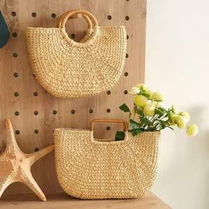 กระเป๋าถือสานผ้าสาลูทันสมัยสำหรับผู้หญิง น้ำหนักเบา ทำจากเส้นใยธรรมชาติ เหมาะสำหรับร้านค้าแฟชั่นและคอลเลคชั่นฤดูร้อน - Product Image 3