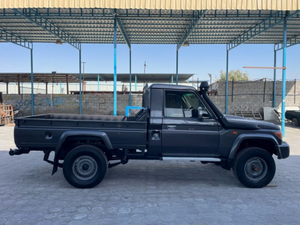 Toyota Land Cruiser Pickup 2013 Usada en Muy Buen Estado en Venta - Product Image 3