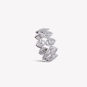 Anillo de Eternidad de Diamantes en Oro Blanco para Mujer, Corte Brillante Redondo con Diseño Floral, Anillo de Compromiso Clásico - Product Image 2