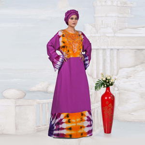 ชุดเดรสยาวมุสลิมสไตล์ตะวันออกกลาง แขนยาว ผ้าเรยอนแบบเรียบง่ายสำหรับผู้หญิง ตกแต่งคอเสื้อด้วยเพชร ดีไซน์ลายมัดย้อม - Product Image 1