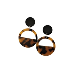Boucles d'oreilles pendantes classiques en forme de feuille de Monstera écaille de tortue pour femme, bijoux fantaisie bohèmes en résine acrylique pour soirée, clips de mode - Product Image 5
