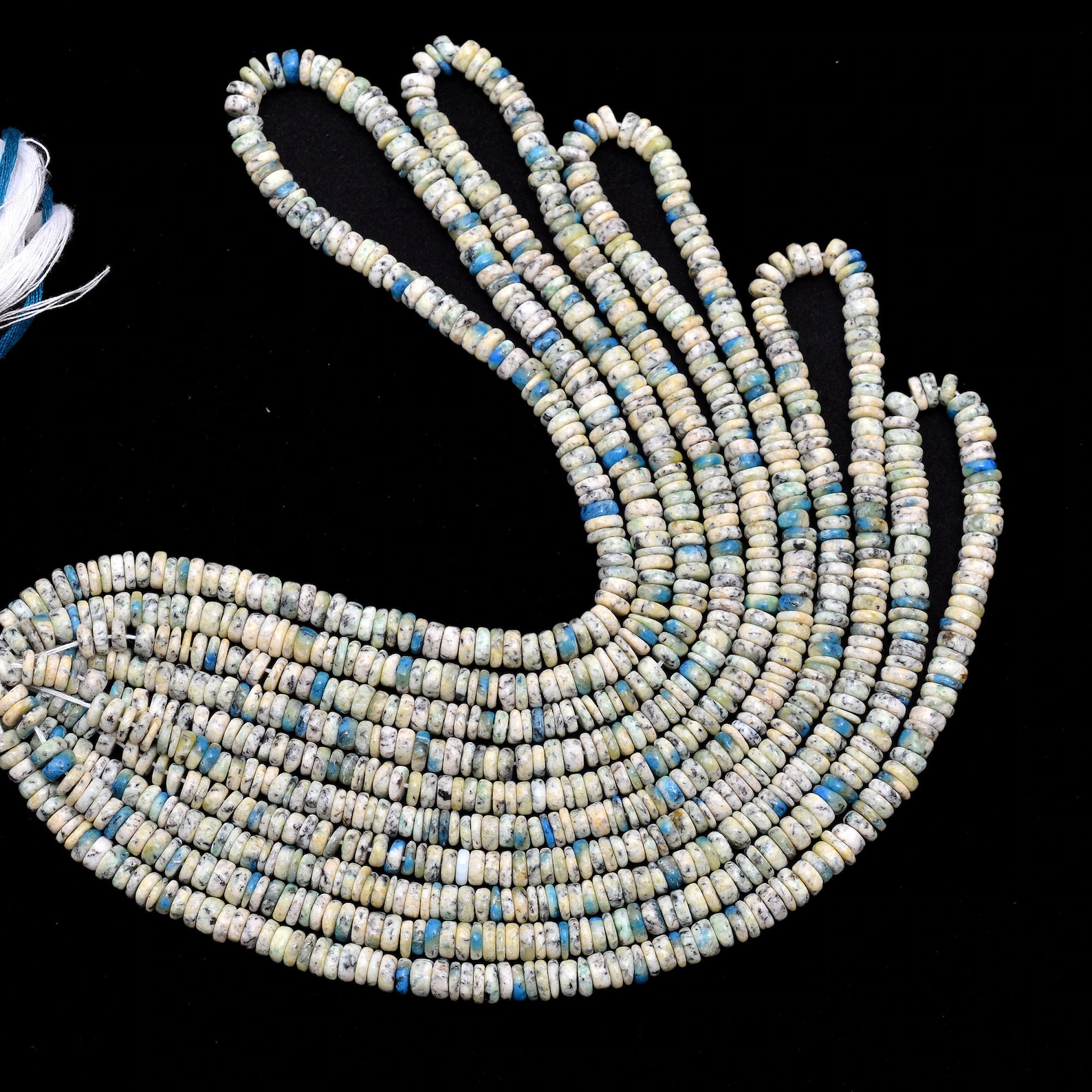 ขาว, น้ำเงิน