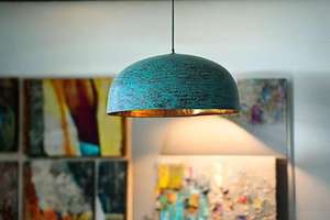 Lámpara colgante de cúpula hecha a mano con pátina azul, de cobre puro, para interiores modernos y vintage, accesorio de iluminación de cúpula personalizado. - Product Image 2