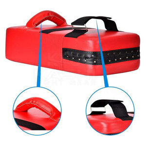 Pads de frappe thaïlandais de qualité supérieure avec mousse haute densité et revêtement en cuir durable pour l'entraînement aux arts martiaux et la pratique du kickboxing - Product Image 4