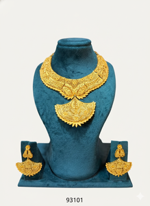 MOLL JEWELLERS - Juego de collar de lujo de aleación chapado en oro de 24 quilates para boda, con colgante de borlas en capas, pendientes a juego y anillo de circonita - Product Image 2