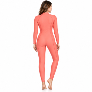 Encuentre la comodidad duradera en un traje de baño de cuerpo completo para mujer, diseñado con tela elástica, un ajuste seguro y cobertura completa del cuerpo para actividades acuáticas. - Product Image 3