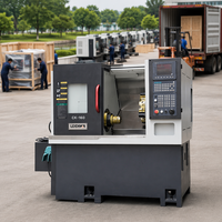Tour CNC à banc incliné compact avec guides linéaires THK et pince hydraulique pour petites pièces métalliques de précision et broches de précision