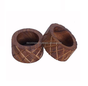 Porte-anneau martelé simple Design en bois Anneaux de serviette faits à la main pour la table de dîner Fabriqué en Inde Fournisseur Vente chaude - Product Image 1