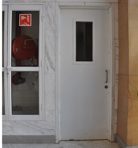 Puerta Cortafuego de Acero de Fabricación India para Edificios de Oficinas y Centros Comerciales, Disponible para Suministro al por Mayor - Product Image 1