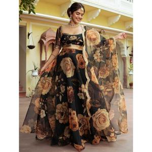 Lehenga choli พิมพ์ลายแบบดั้งเดิมสีดำ - Product Image 5
