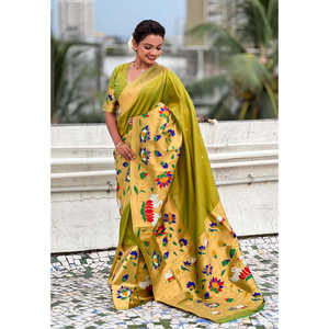 Sari en soie Paithani Mehendi avec concept demi-demi, grand bordure tissée en zari, châle ethnique - Product Image 3