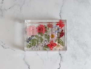 Porte-savon carré en résine écologique et résistant à l'eau ILAHI – Moderne, personnalisable, idéal pour les fêtes et le shopping - Product Image 1