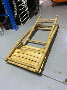 Conjunto de bar Tiki artesanal con estanterías y asientos para cócteles al aire libre, bar Tiki exterior con sombrilla y sillas - Product Image 5