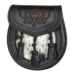 Sporran Escocés de Cuero y Piel Negros con Diseño de Nudo Celta, Accesorio Tradicional para Kilt de las Tierras Altas para Hombre, Sporran Celta Hecho a Mano - Product Image 1