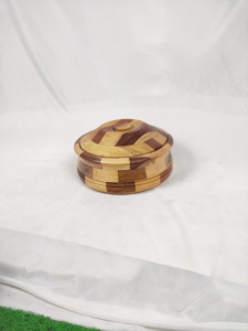 Plat à gratin vintage en bois fait main avec couvercle en acier inoxydable, écologique, vente en gros en vrac en provenance d'Inde au prix d'usine - Product Image 3