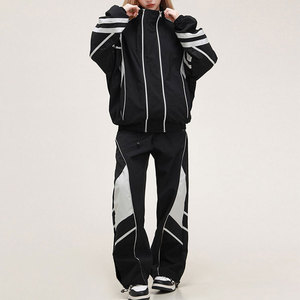 Conjunto Deportivo Oversize para Hombre, Diseño Personalizado con Logotipo, Transpirable, Informal, con Líneas en Contraste, Modelo 2026 - Product Image 5
