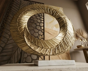 Sculpture élégante en aluminium doré, design moderne, sculptures décoratives pour la maison et l'hôtel, pour le salon, sculpture artisanale - Product Image 4