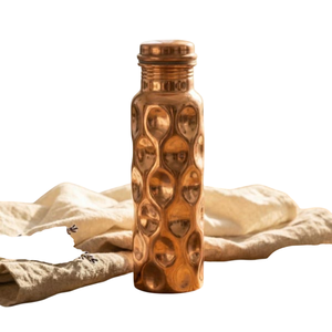 Bouteille d'eau en cuivre pur avec motif gravé complexe 1000 ml, récipient ayurvédique anti-fuite pour le bien-être, artisanal - Product Image 2