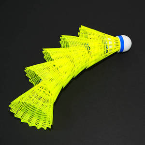 Paquete de 12 Volantes de Bádminton Ligeros y Ecológicos de Fábrica, con Gran Estabilidad para Entrenamiento en Interiores/Exteriores - Product Image 4