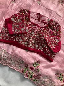 Sari de organza de diseñador para mujer |   Sari de Fiesta con Bordado Floral y Blusa con Bordado Intenso |   Sari de Boda Premium - Product Image 6