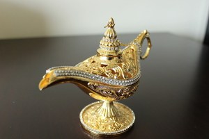 Brûleur d'encens en métal de luxe, écologique et durable, au design artistique, pour l'affichage de bois d'oud - Product Image 3