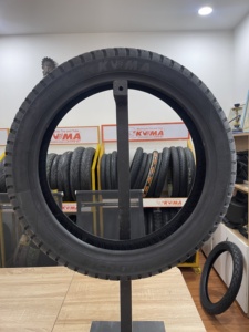 Neumático de motocicleta KUMA K139 de alta adherencia, caucho duradero de 14 a 17 pulgadas para reemplazo de scooter, Sudeste Asiático - Product Image 2