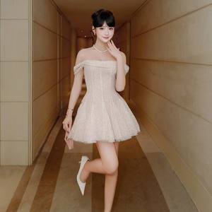 Elegante Vestido Mini de Encaje con Hombros Descubiertos para Mujer, Vestido de Fiesta Estilo A, Moda de Verano OEM - Product Image 2