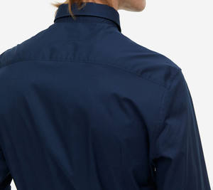 เสื้อเชิ้ตผ้าซาตินกันยับสีน้ำเงินขาวลายเส้นเรียบง่าย แขนสั้น โพลีเอสเตอร์ 100% สำหรับผู้ชาย ราคาขายส่ง - Product Image 3