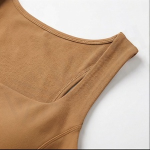 Conjunto de Yoga de Dos Piezas de Secado Rápido con Efecto Levanta Glúteos, Leggings de Cintura Alta con Compresión y Top Deportivo para Mujer, Venta al Por Mayor Personalizada - Product Image 4