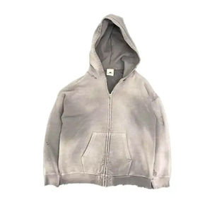 Sudadera con capucha personalizada para hombre, de alto gramaje, con cremallera completa, estilo streetwear, con efecto desgastado, lavado ácido, con parches y bordados, y hombros caídos. - Product Image 1