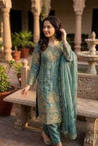 Ensemble Kurti en soie de luxe – Haut brodé à manches longues avec palazzo et dupatta de créateur - Product Image 5