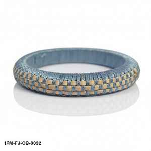 Bracelets en résine faits à la main, écologiques, en rotin et bois pour femmes - Mode moderne, durables, cadeau de vacances, artisanat en résine - Product Image 4