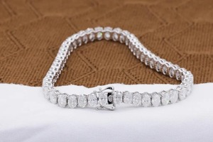 Pulsera de Diamantes Moissanite Más Vendida en Joyería Chapada en Oro para Mujeres y Niñas, Ideal para Fiestas, Precio de Exportación Disponible - Product Image 2